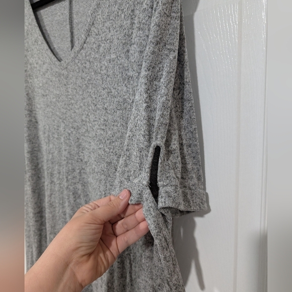 Lane Bryant Heather Gray Knit Like Material Short Sleeve w/ Ties Top Size 18/20 - Picture 8 of 9